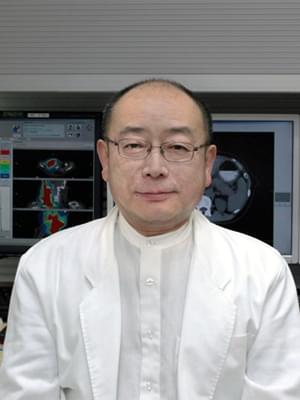 公式サイトにある青木幸昌医師のプロフィール画像